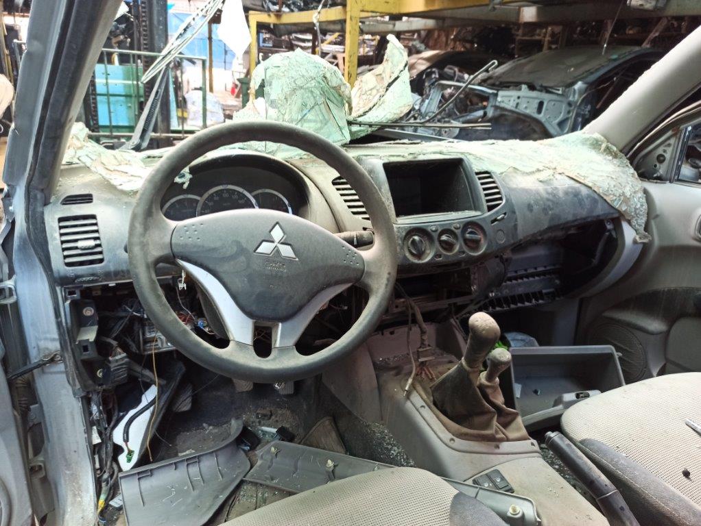  Mitsubishi L200 2011    EN DESARME